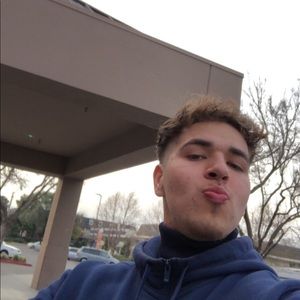 Meet your Posher, Luis